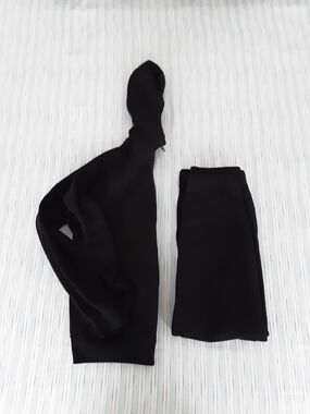 Uniqlo Heattech Pile Lined Zip Up Sweater & Sweatpants.